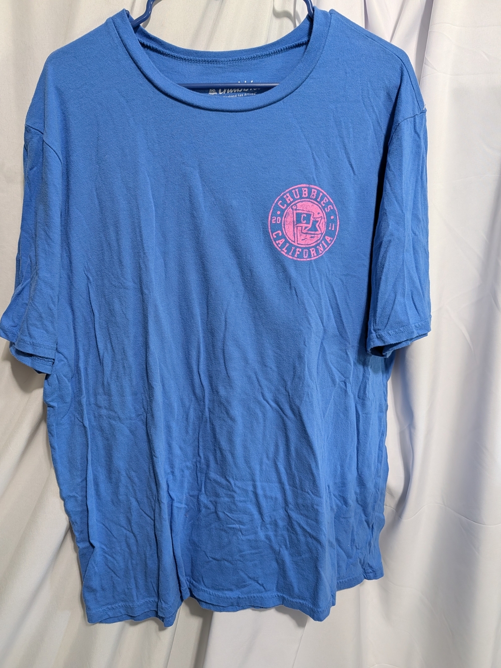 chubbies Blue Short Sleeve Tee with Pink Chest Logo